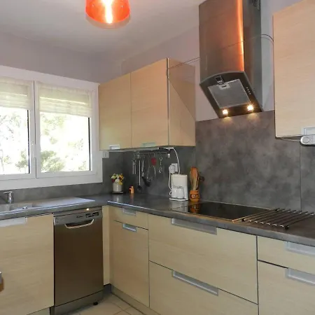 Bormes-les-mimosas, 3 Pieces, 4 Personnes - Fr-1-713-16 Apartment