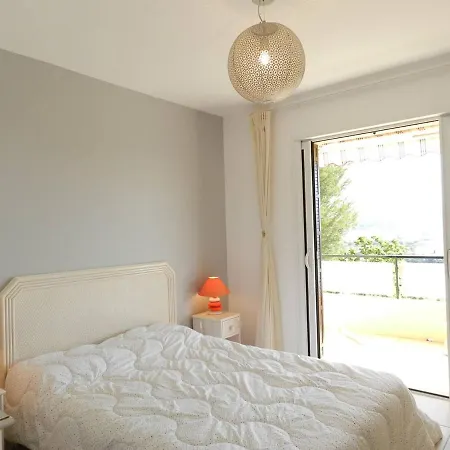 Bormes-les-mimosas, 3 Pieces, 4 Personnes - Fr-1-713-16 Apartment